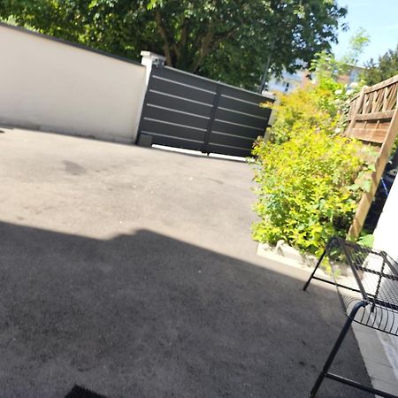 Escapade Pres De Lille - Appartement Charmant Avec Terrasse Et Parking Privee Mons-en-Baroeul Exterior foto